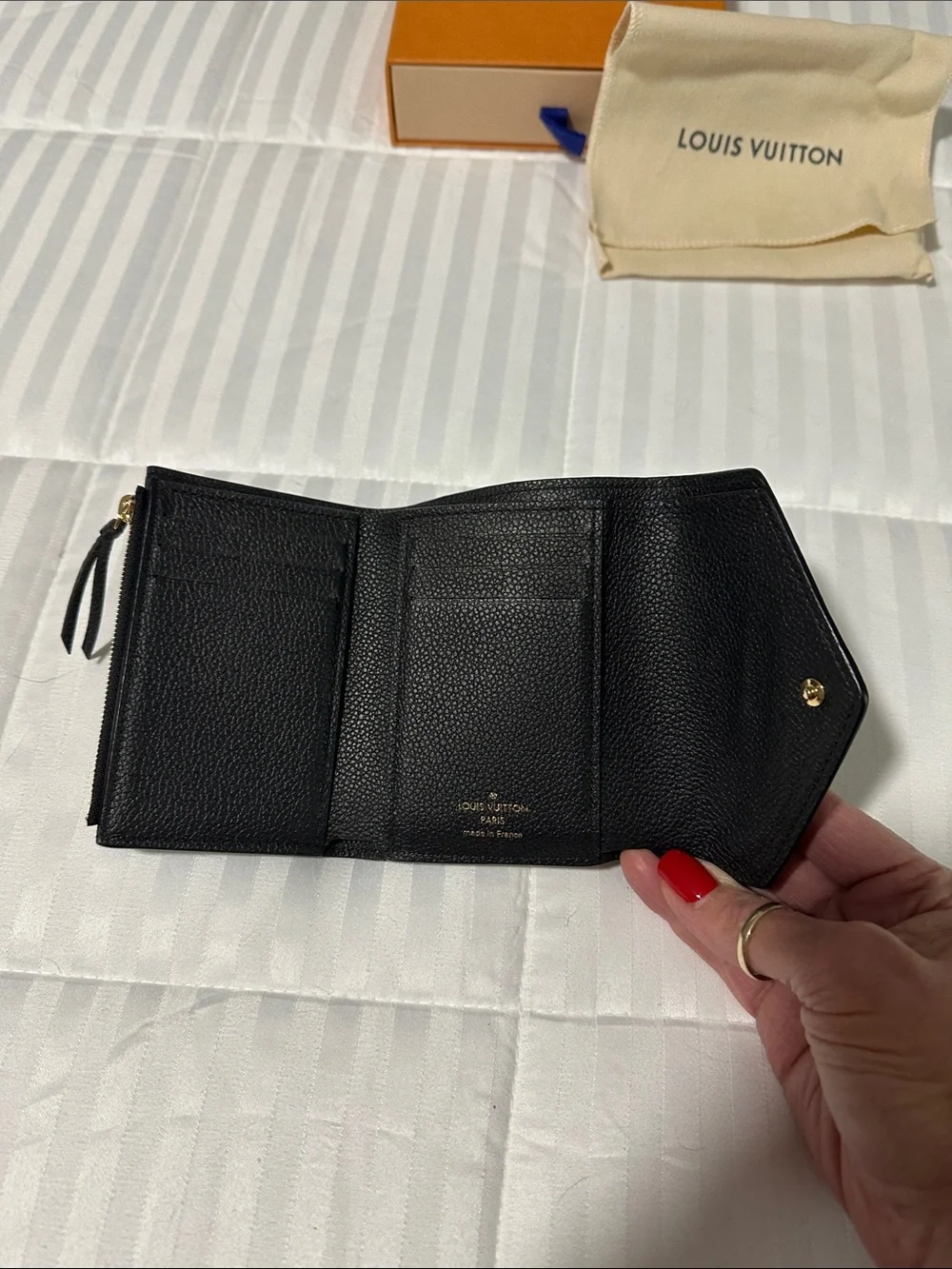 Louis Vuitton Victorine Black Monogram Empreinte Small envelope-style Wallet - Picture 7 of 11